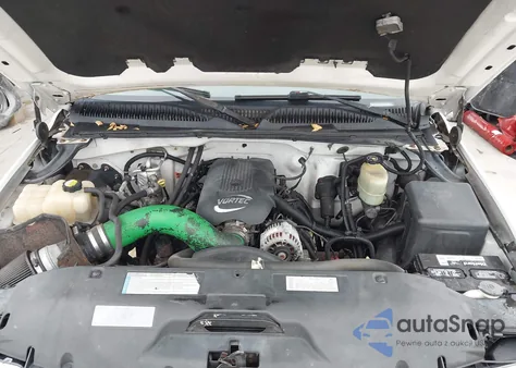 2001 Chevrolet Silverado K2500 Heavy Duty from USA, damaged, VIN 1GCHK29U01E133165